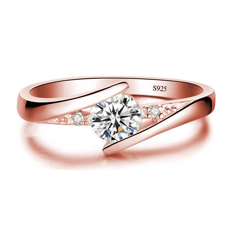 Women's Engagement Ring in Zircon, Vintage Style Yellow Gold: Elegance and Versatility