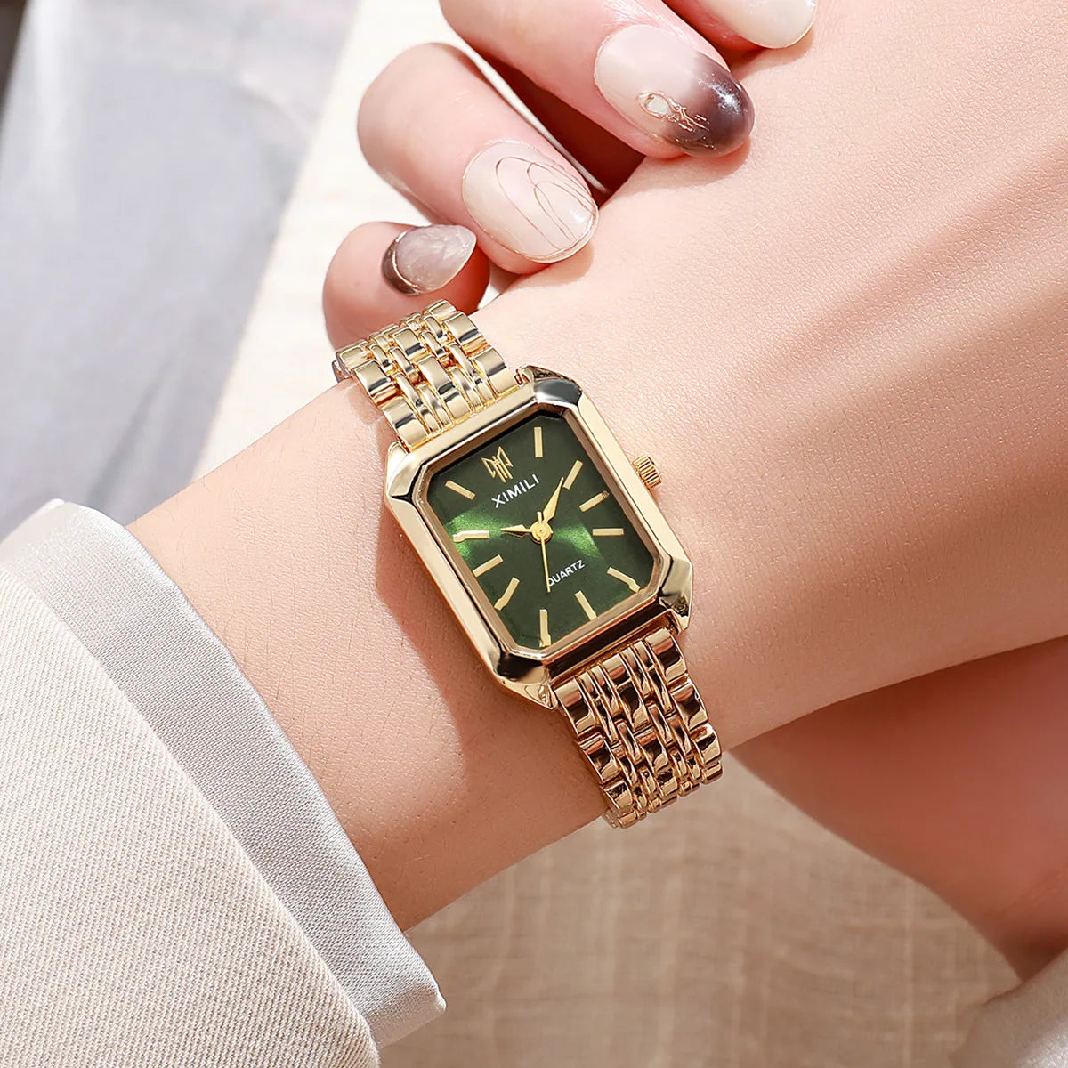 Luxury Women's Watch in Gold Stainless Steel: Elegance and Precision on the Wrist