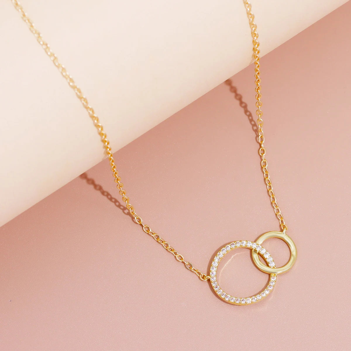 Stainless Steel Necklace for Women: Minimalist Elegance and Durability