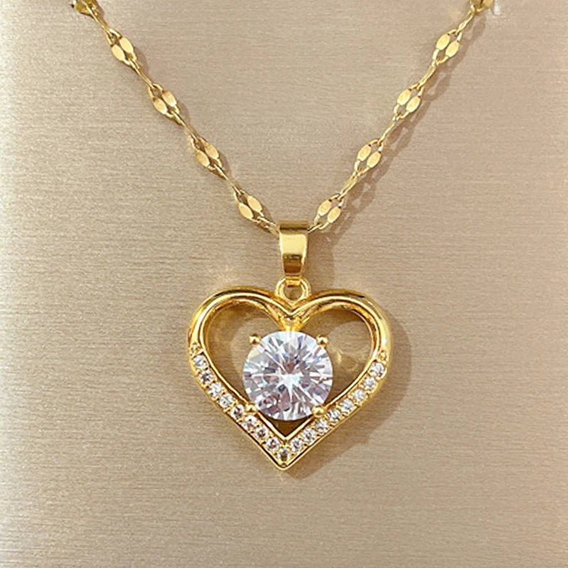 Gold Stainless Steel Heart Pendant Necklace for Women: Everyday Elegance and Refinement