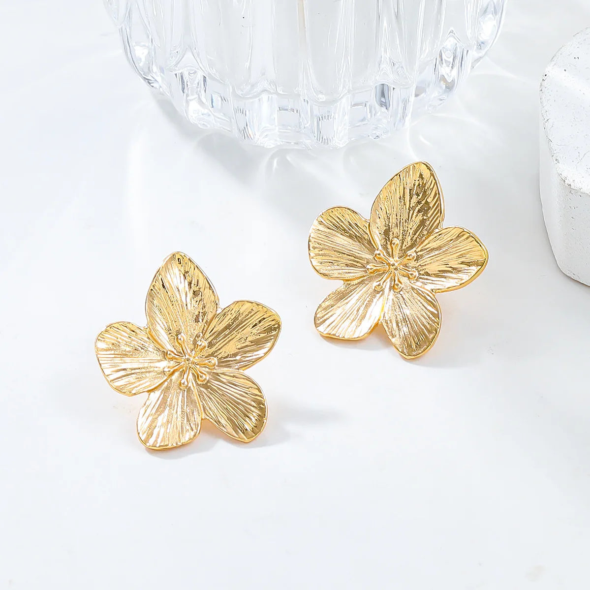 Stainless Steel Flower Earrings: Elegance and Durability for Modern Women