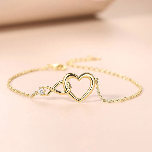 Bracelet Cœur en Cristal : Symbole d'Amour Infini et Élégance